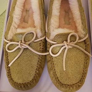 UGG Dakota slipper size 5 *Display model*